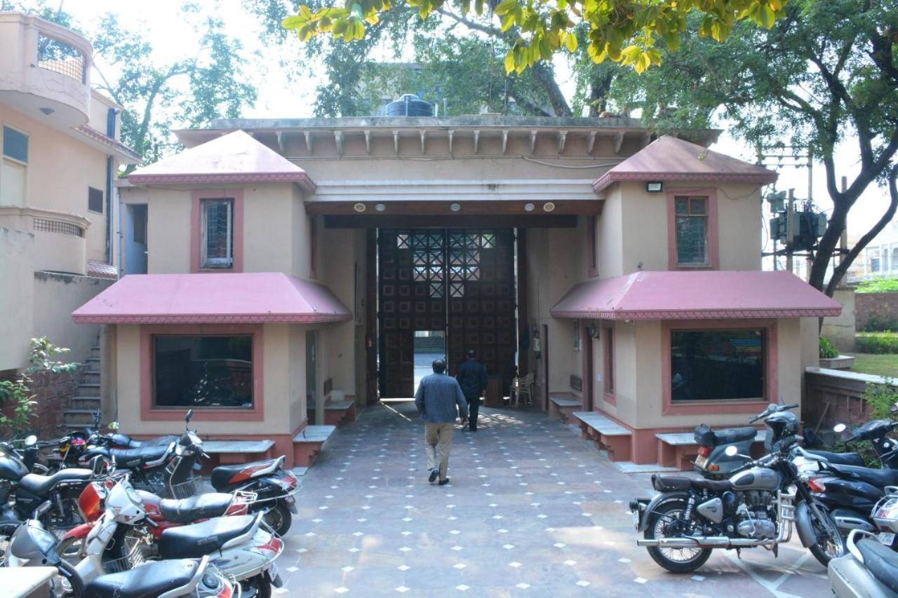 Ananda Krishna Van Vrindāvan Exteriör bild